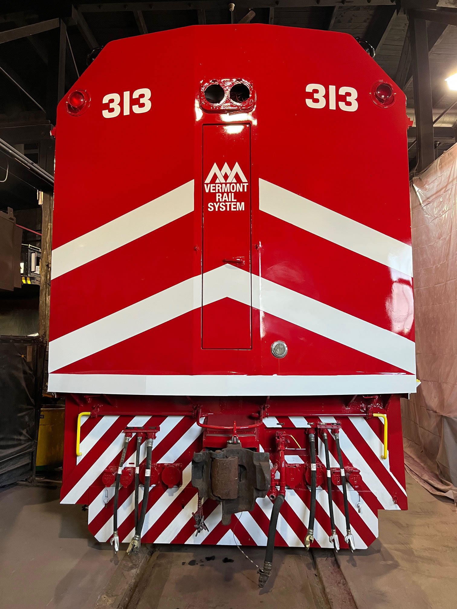 L-367 – Vermont Rail System Hood Units 2022+ – High Ball Graphics